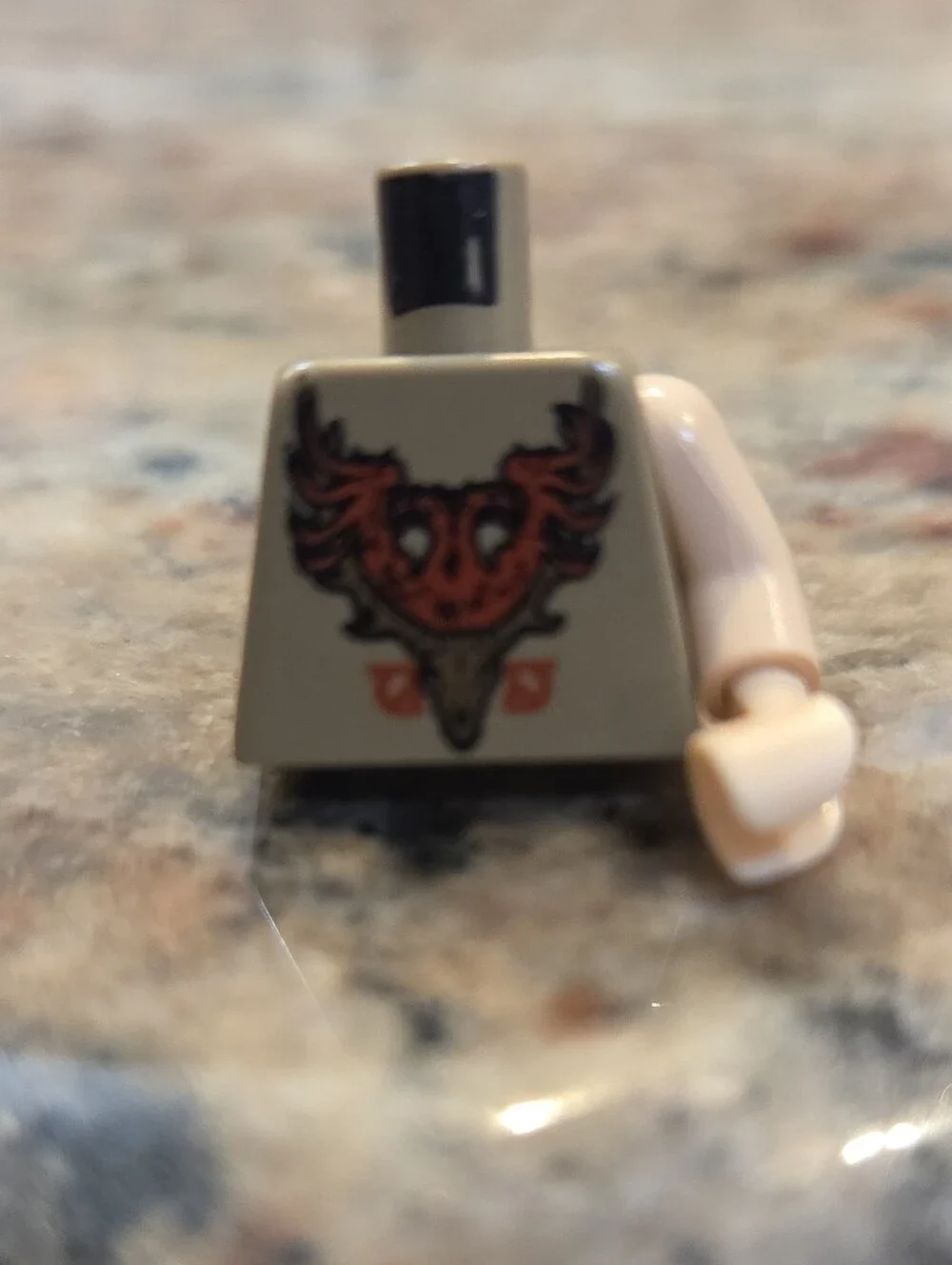 LEGO Viktor Krum Tan Torso Durmstrang Stag Coat of Arms hp068 #4762 Replacement - Picture 2 of 5